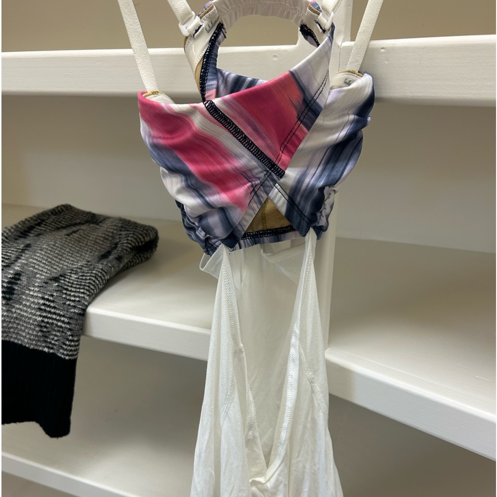 Lululemon workout tank with bra
